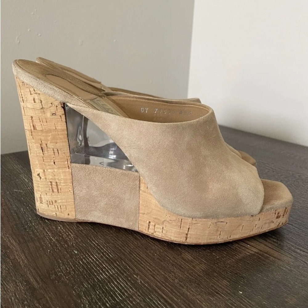 VUC Ferragmo Cork wedges size 7.5